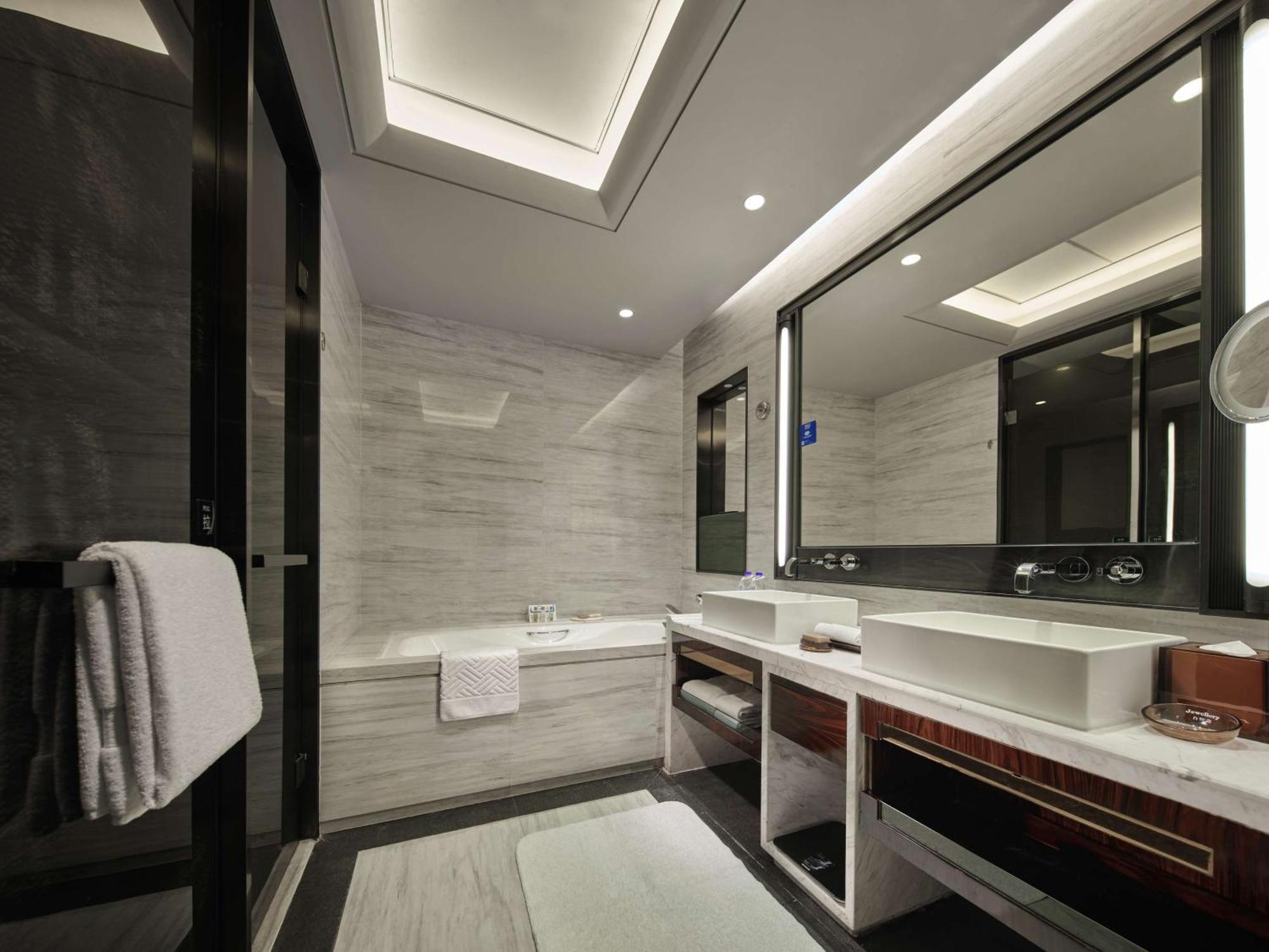 Hilton Shenzhen Shekou Nanhai Екстер'єр фото